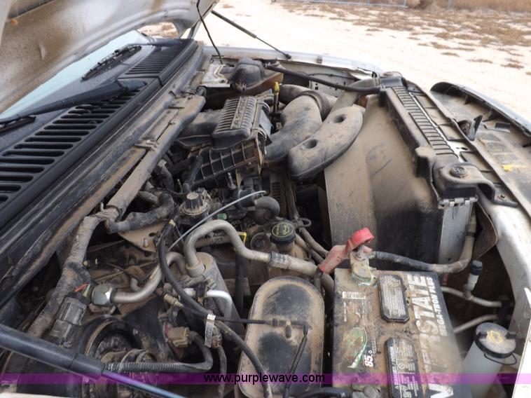 image for item K3079 2005 Ford F250 Super Duty XL Crew Cab pickup truck