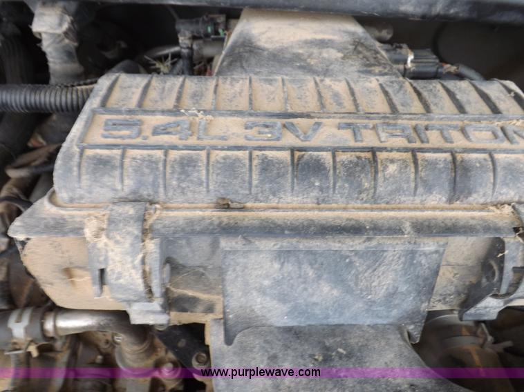 image for item K3079 2005 Ford F250 Super Duty XL Crew Cab pickup truck