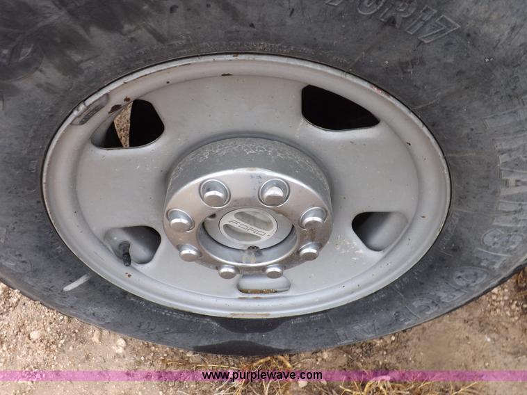 image for item K3079 2005 Ford F250 Super Duty XL Crew Cab pickup truck