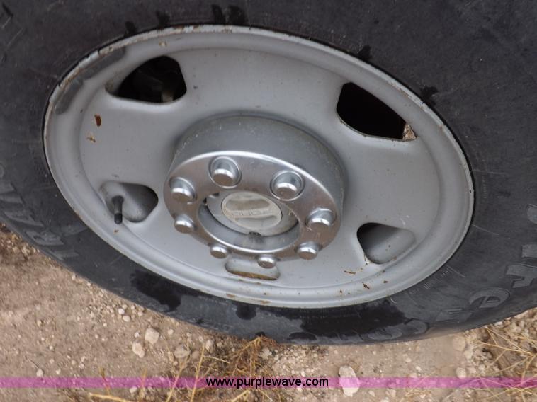 image for item K3079 2005 Ford F250 Super Duty XL Crew Cab pickup truck