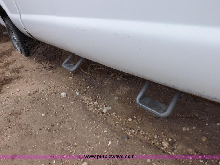 image for item K3079 2005 Ford F250 Super Duty XL Crew Cab pickup truck