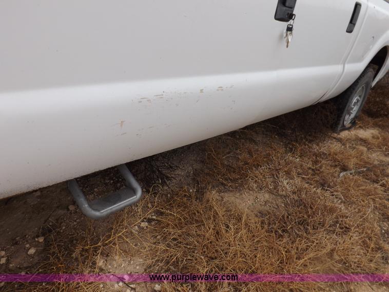 image for item K3079 2005 Ford F250 Super Duty XL Crew Cab pickup truck