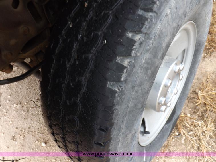 image for item K3079 2005 Ford F250 Super Duty XL Crew Cab pickup truck