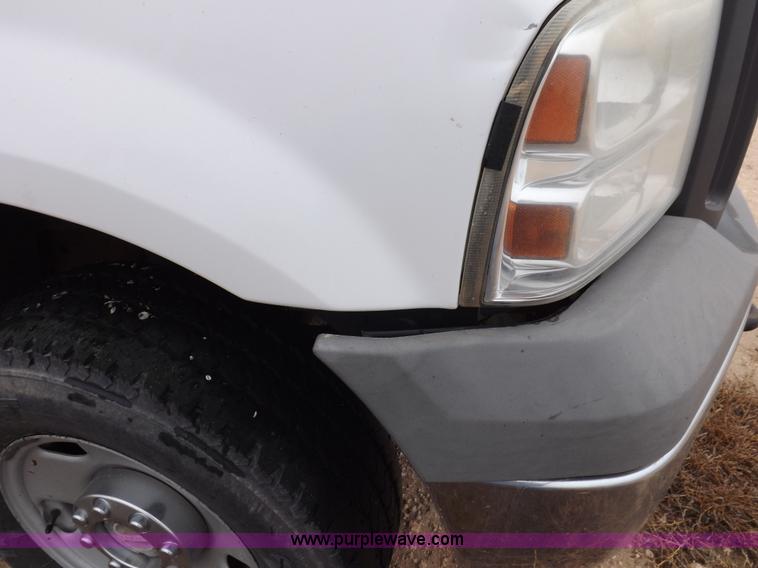 image for item K3079 2005 Ford F250 Super Duty XL Crew Cab pickup truck