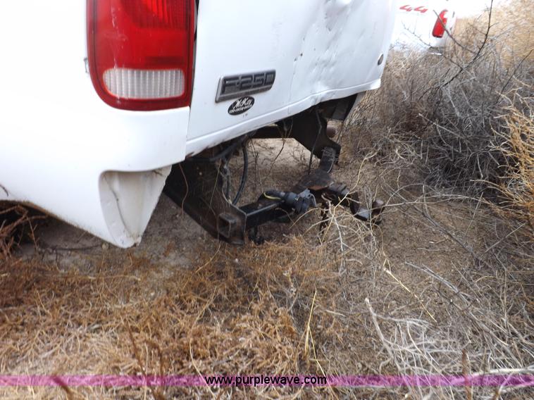 image for item K3079 2005 Ford F250 Super Duty XL Crew Cab pickup truck