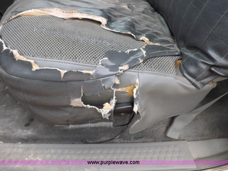 image for item K3079 2005 Ford F250 Super Duty XL Crew Cab pickup truck