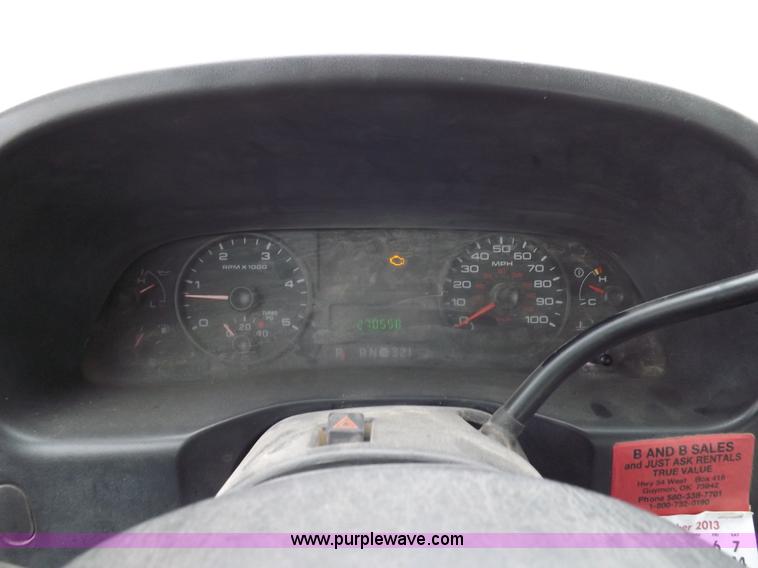 image for item K3081 2007 Ford F350 Super Duty XL flatbed pickup truck