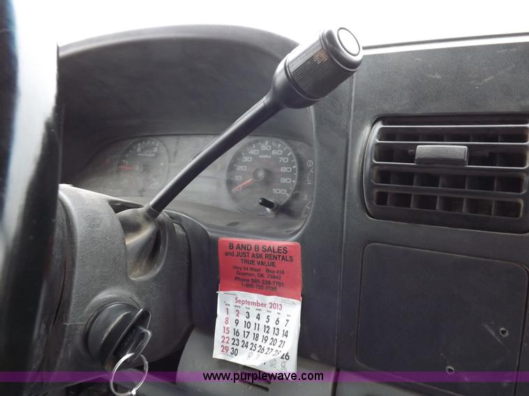 image for item K3081 2007 Ford F350 Super Duty XL flatbed pickup truck