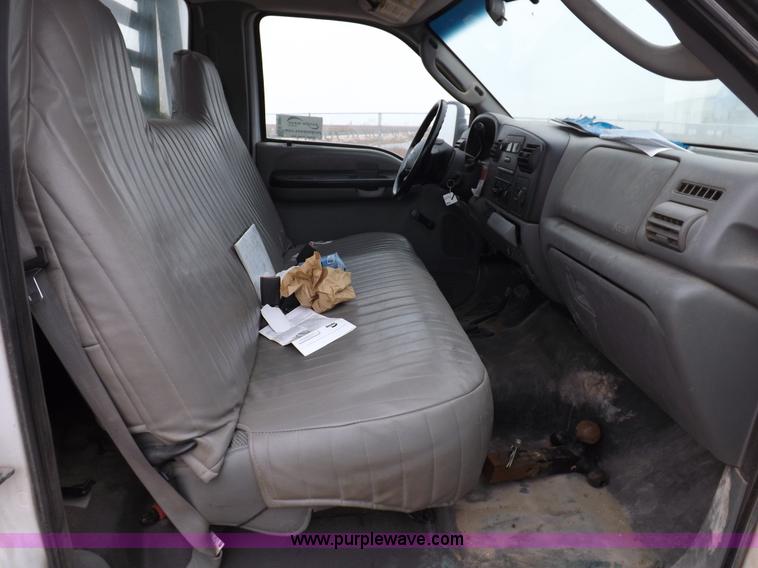 image for item K3081 2007 Ford F350 Super Duty XL flatbed pickup truck