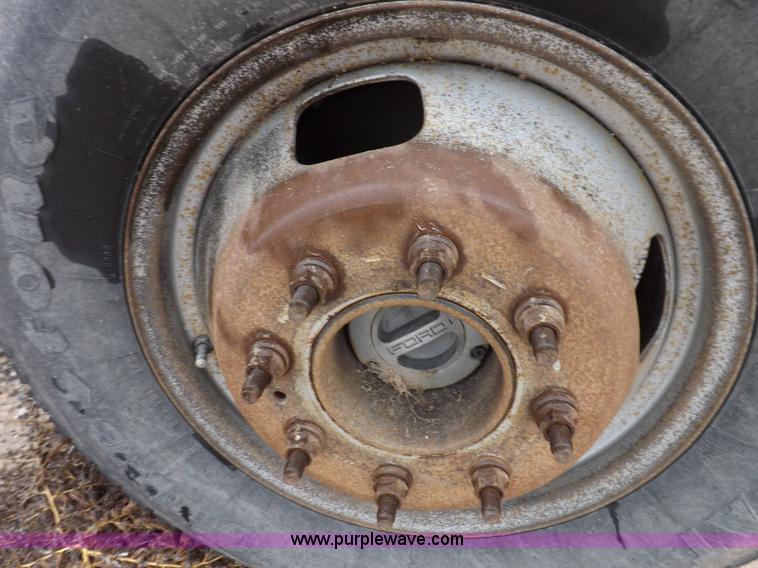 image for item K3081 2007 Ford F350 Super Duty XL flatbed pickup truck