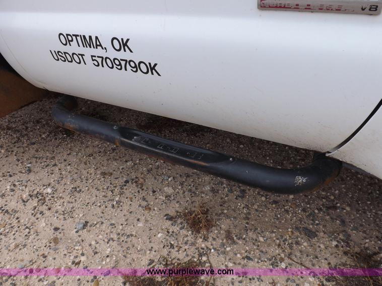 image for item K3081 2007 Ford F350 Super Duty XL flatbed pickup truck