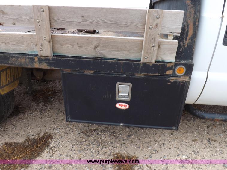 image for item K3081 2007 Ford F350 Super Duty XL flatbed pickup truck