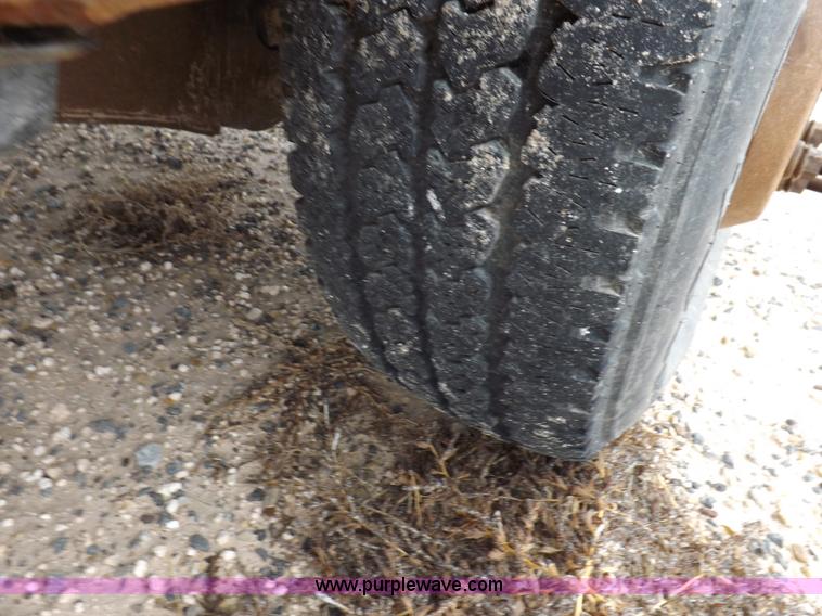 image for item K3081 2007 Ford F350 Super Duty XL flatbed pickup truck