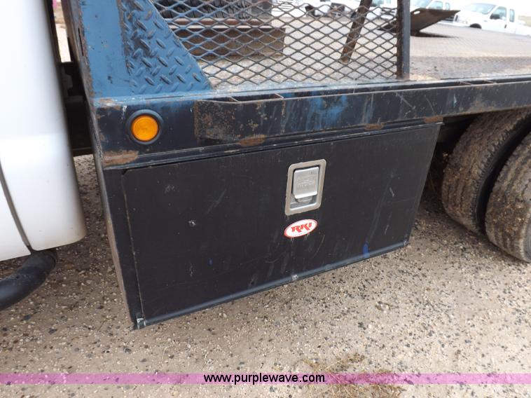 image for item K3082 2007 Ford F350 Super Duty XL flatbed pickup truck