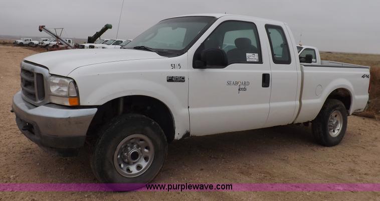image for item K3083 2004 Ford F250 Super Duty XLT SuperCab pickup truck