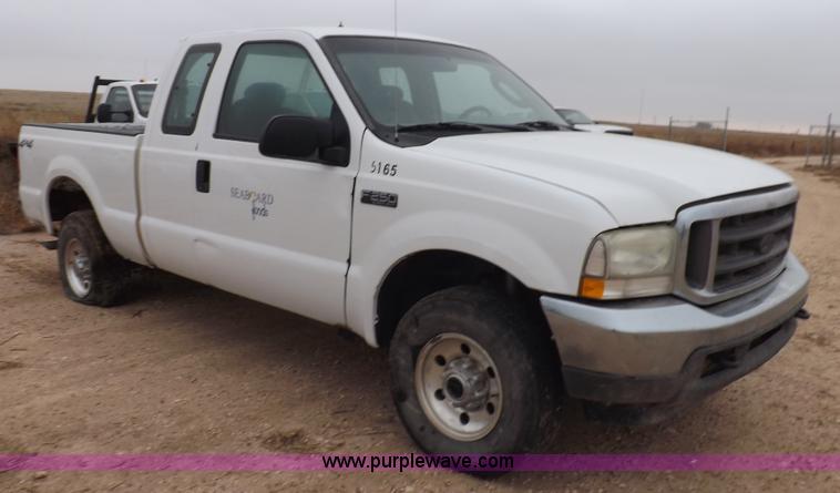 image for item K3083 2004 Ford F250 Super Duty XLT SuperCab pickup truck