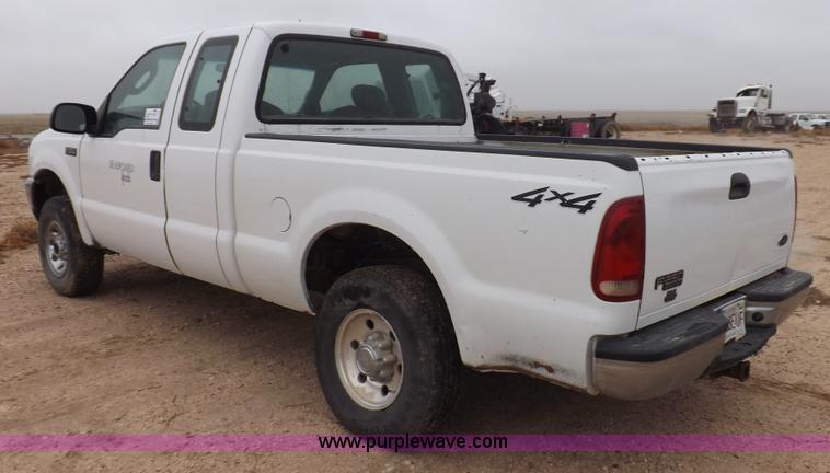 image for item K3083 2004 Ford F250 Super Duty XLT SuperCab pickup truck