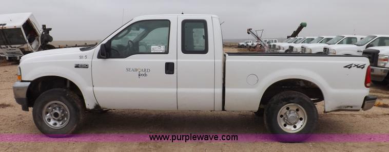image for item K3083 2004 Ford F250 Super Duty XLT SuperCab pickup truck