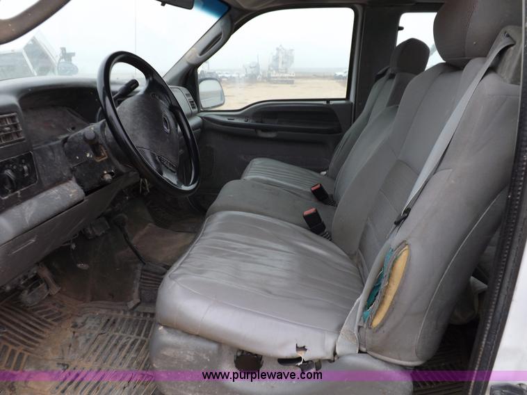 image for item K3083 2004 Ford F250 Super Duty XLT SuperCab pickup truck