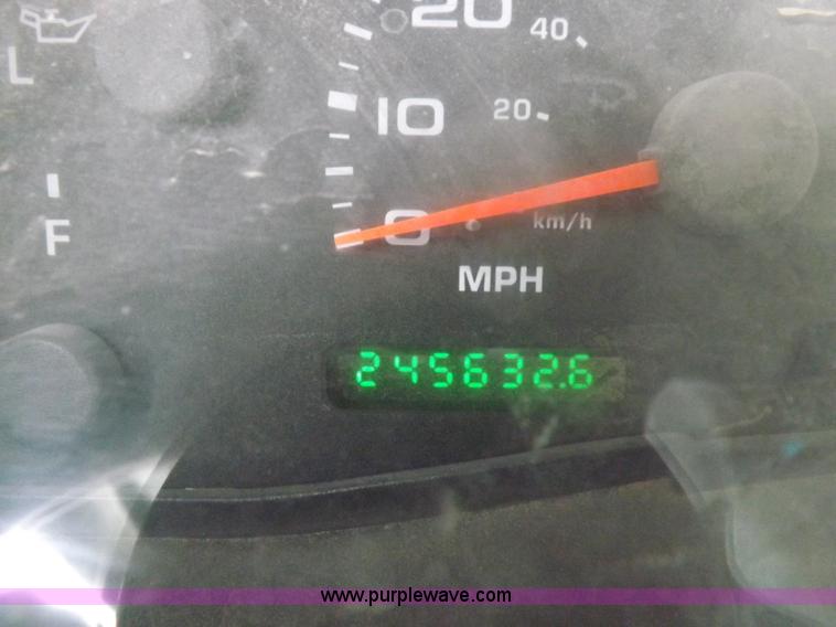 image for item K3083 2004 Ford F250 Super Duty XLT SuperCab pickup truck