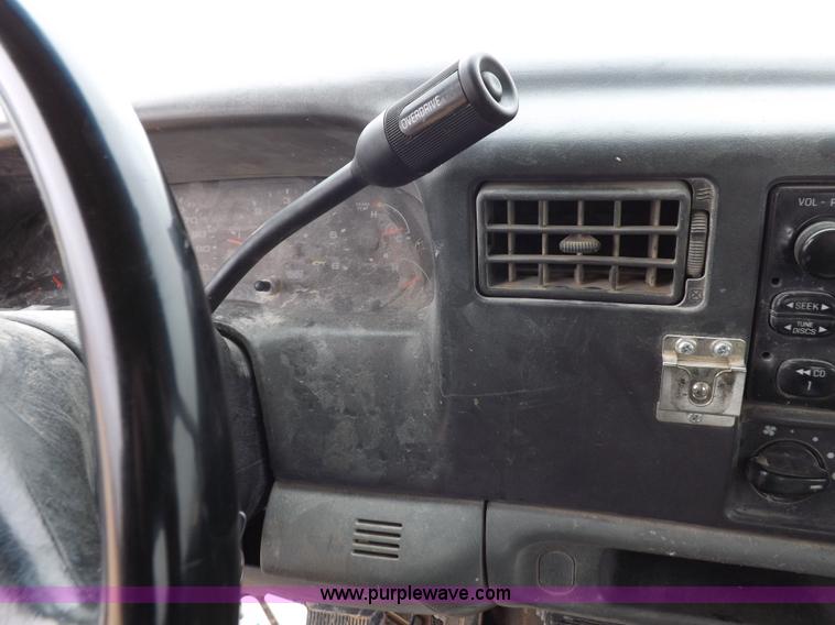 image for item K3083 2004 Ford F250 Super Duty XLT SuperCab pickup truck