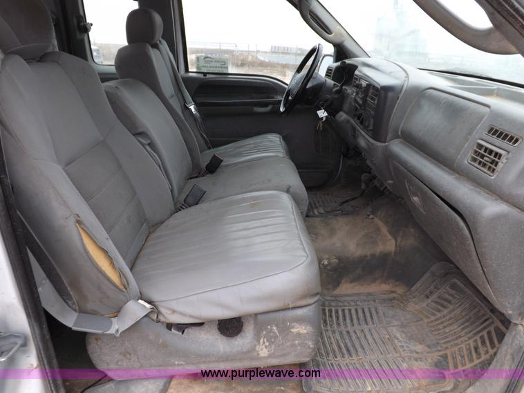 image for item K3083 2004 Ford F250 Super Duty XLT SuperCab pickup truck