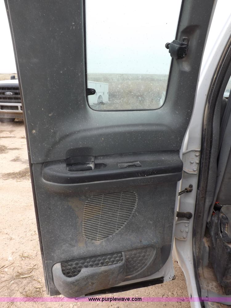 image for item K3083 2004 Ford F250 Super Duty XLT SuperCab pickup truck