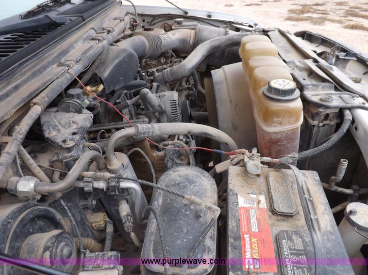 image for item K3083 2004 Ford F250 Super Duty XLT SuperCab pickup truck