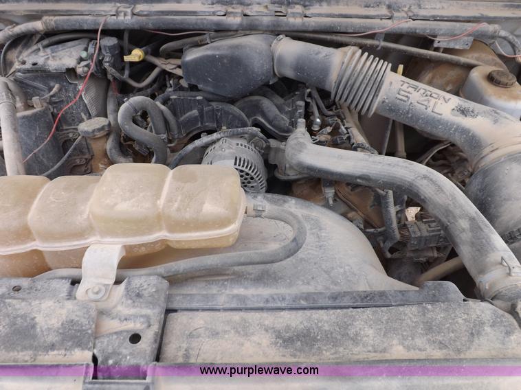 image for item K3083 2004 Ford F250 Super Duty XLT SuperCab pickup truck