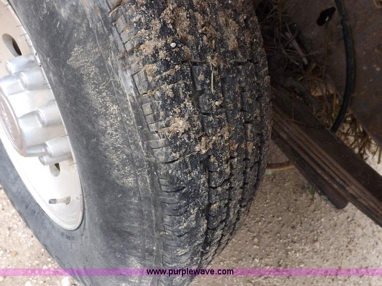 image for item K3083 2004 Ford F250 Super Duty XLT SuperCab pickup truck