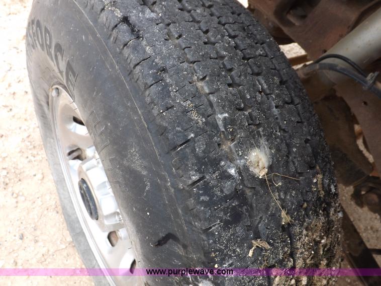 image for item K3083 2004 Ford F250 Super Duty XLT SuperCab pickup truck