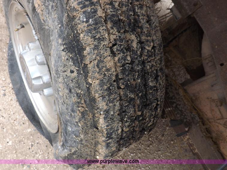 image for item K3083 2004 Ford F250 Super Duty XLT SuperCab pickup truck