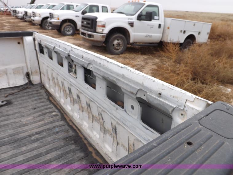 image for item K3083 2004 Ford F250 Super Duty XLT SuperCab pickup truck