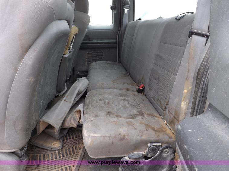 image for item K3083 2004 Ford F250 Super Duty XLT SuperCab pickup truck