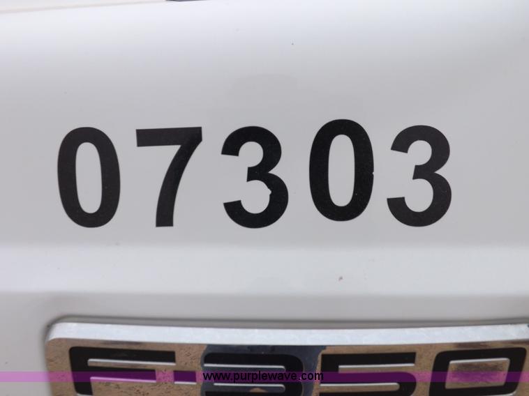 image for item K3084 2008 Ford F350 Super Duty XL utility truck