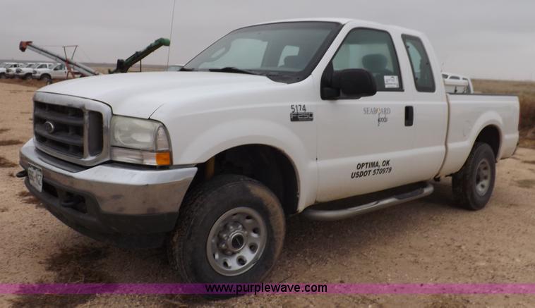 image for item K3085 2004 Ford F250 Super Duty XLT pickup truck