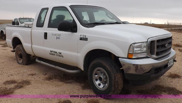 image for item K3085 2004 Ford F250 Super Duty XLT pickup truck