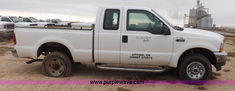 image for item K3085 2004 Ford F250 Super Duty XLT pickup truck