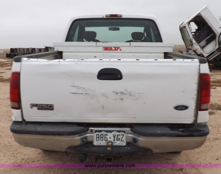 image for item K3085 2004 Ford F250 Super Duty XLT pickup truck