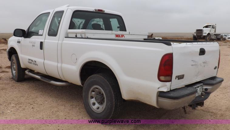 image for item K3085 2004 Ford F250 Super Duty XLT pickup truck