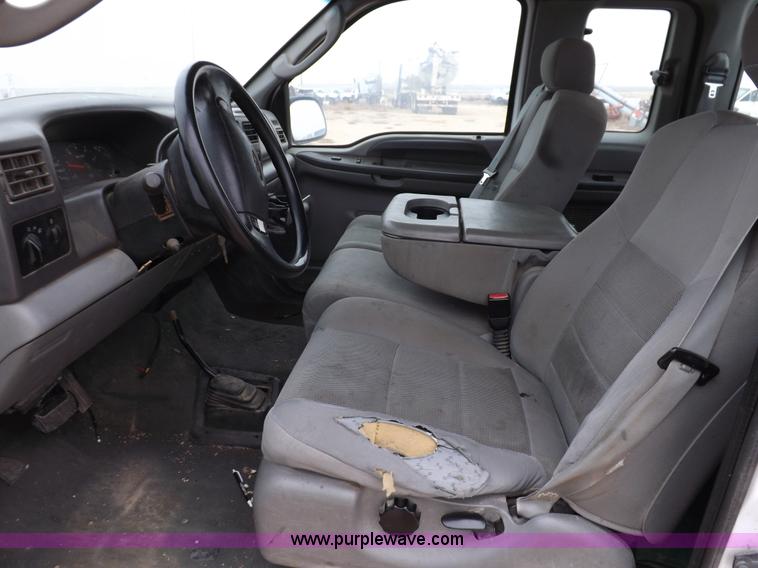 image for item K3085 2004 Ford F250 Super Duty XLT pickup truck