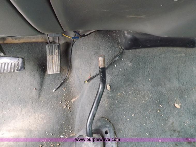 image for item K3085 2004 Ford F250 Super Duty XLT pickup truck