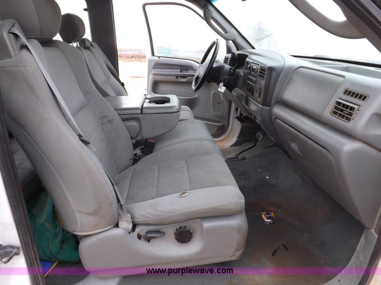 image for item K3085 2004 Ford F250 Super Duty XLT pickup truck