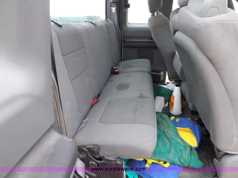 image for item K3085 2004 Ford F250 Super Duty XLT pickup truck