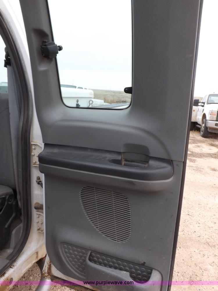 image for item K3085 2004 Ford F250 Super Duty XLT pickup truck