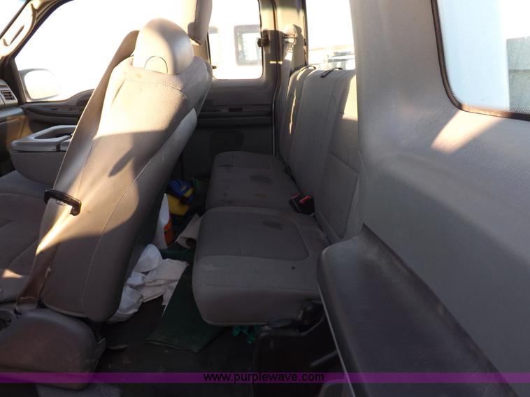 image for item K3085 2004 Ford F250 Super Duty XLT pickup truck