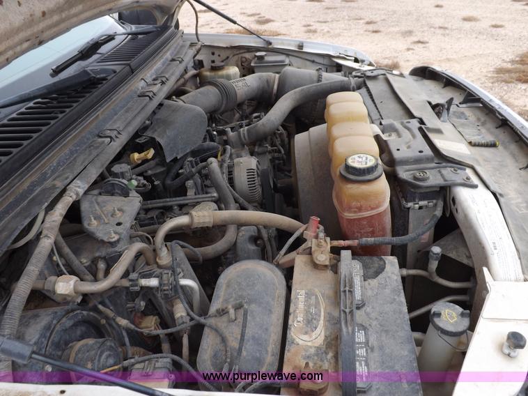 image for item K3085 2004 Ford F250 Super Duty XLT pickup truck