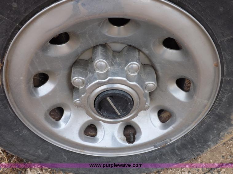 image for item K3085 2004 Ford F250 Super Duty XLT pickup truck