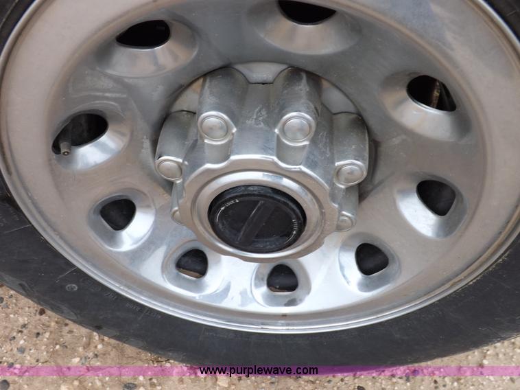 image for item K3085 2004 Ford F250 Super Duty XLT pickup truck