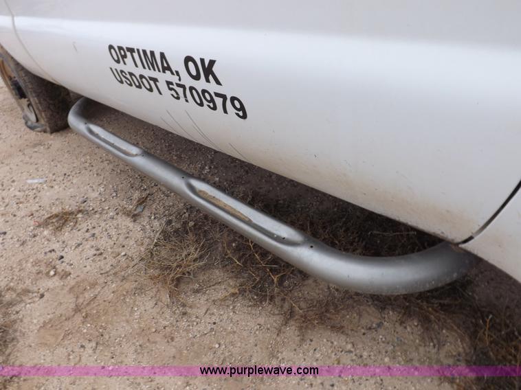 image for item K3085 2004 Ford F250 Super Duty XLT pickup truck